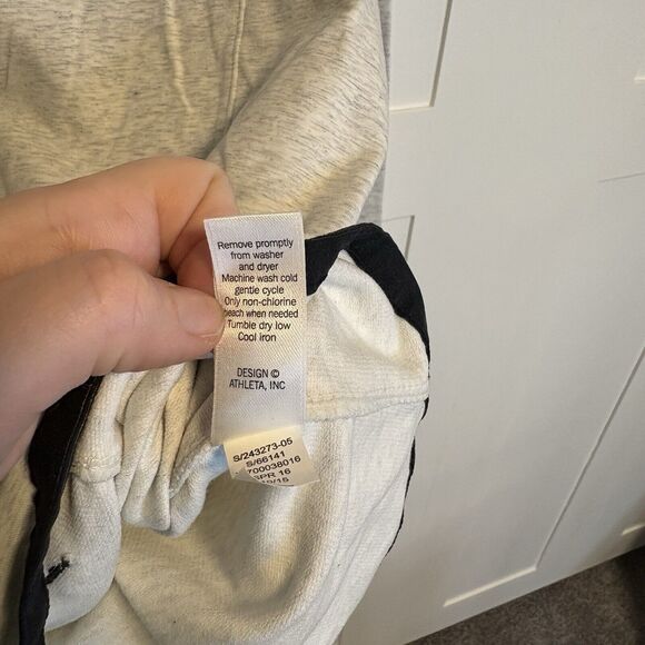 Athleta Women’s Size Medium Heathered Gray Sentry Hoodie Pullover EUC - Picture 5 of 7